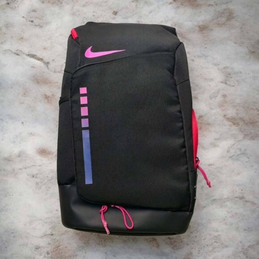 🧚🏼‍♀️🧚🏼‍♀️Nike Black and Pink Bag🧚🏼‍♀️🧚🏼‍♀️